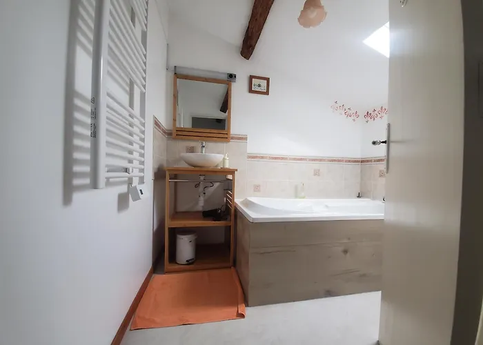 La Marteille Nyaraló *